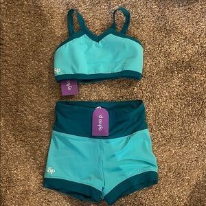 NWT - Sylvia P New Haven Matching Crop Top and Shorts